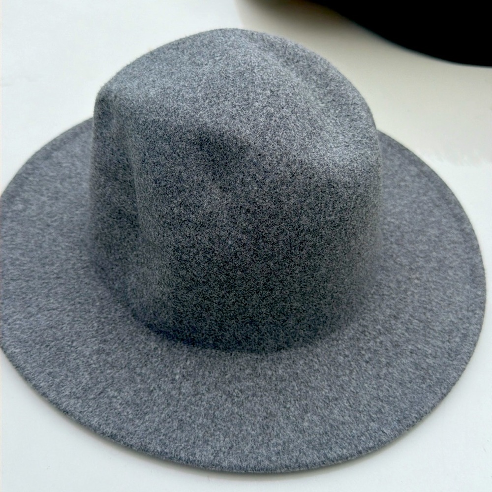 Women grey hat